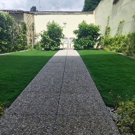 Movie Star Apartment With Garden Florenţa Exterior foto