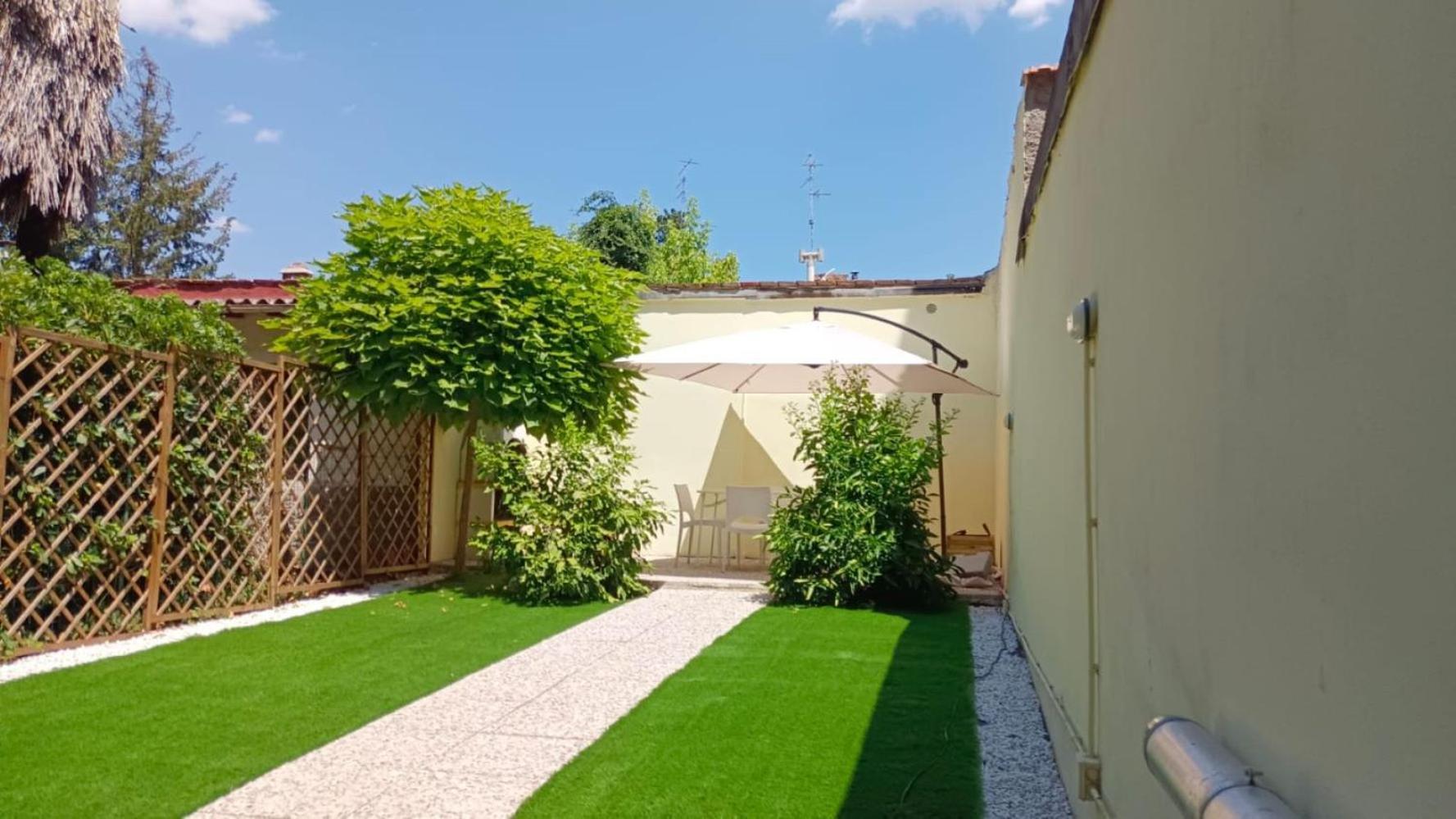 Movie Star Apartment With Garden Florenţa Exterior foto
